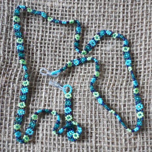 GcAStlj-Glasses-spectacles-chains-seed-beads-for-sale-bazaar-africa